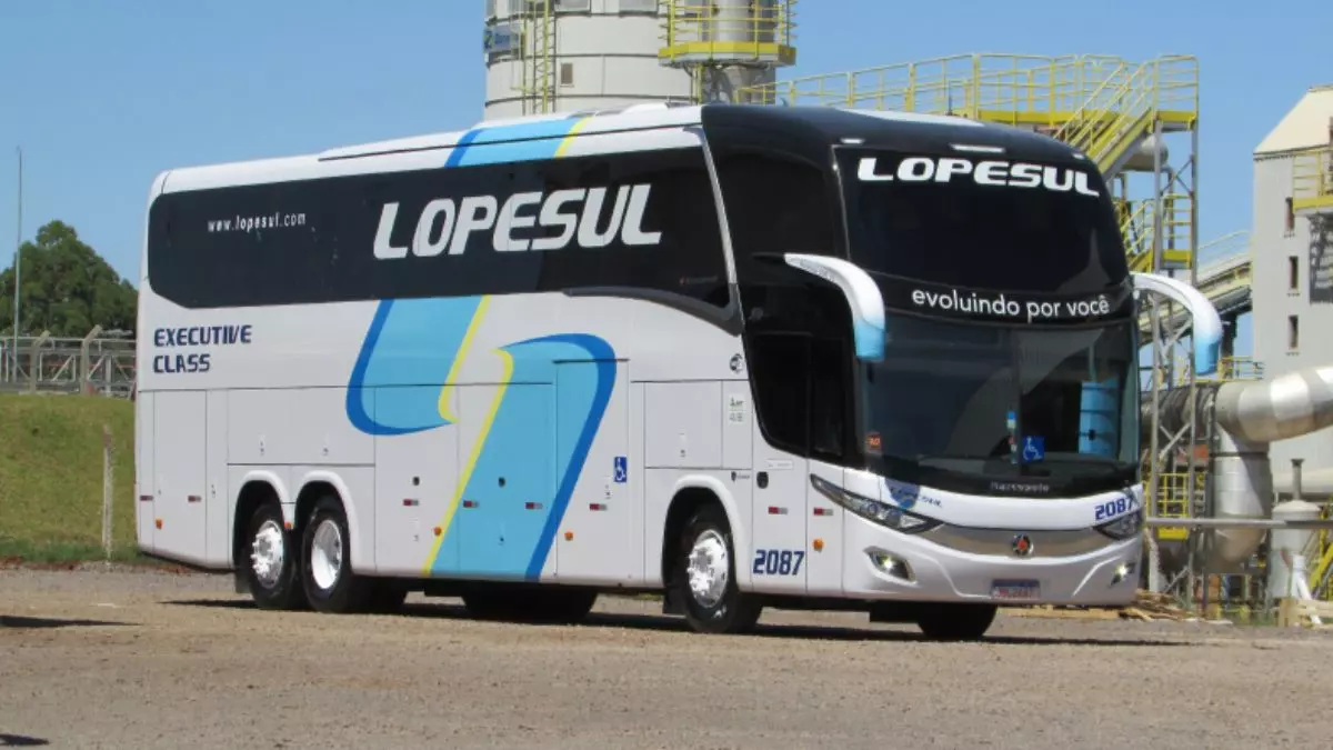 Ônibus da frota da empresa Lopesul Transportes