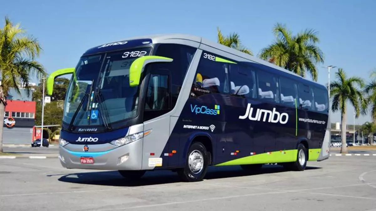 Ônibus da frota da empresa Jumbo Turismo 