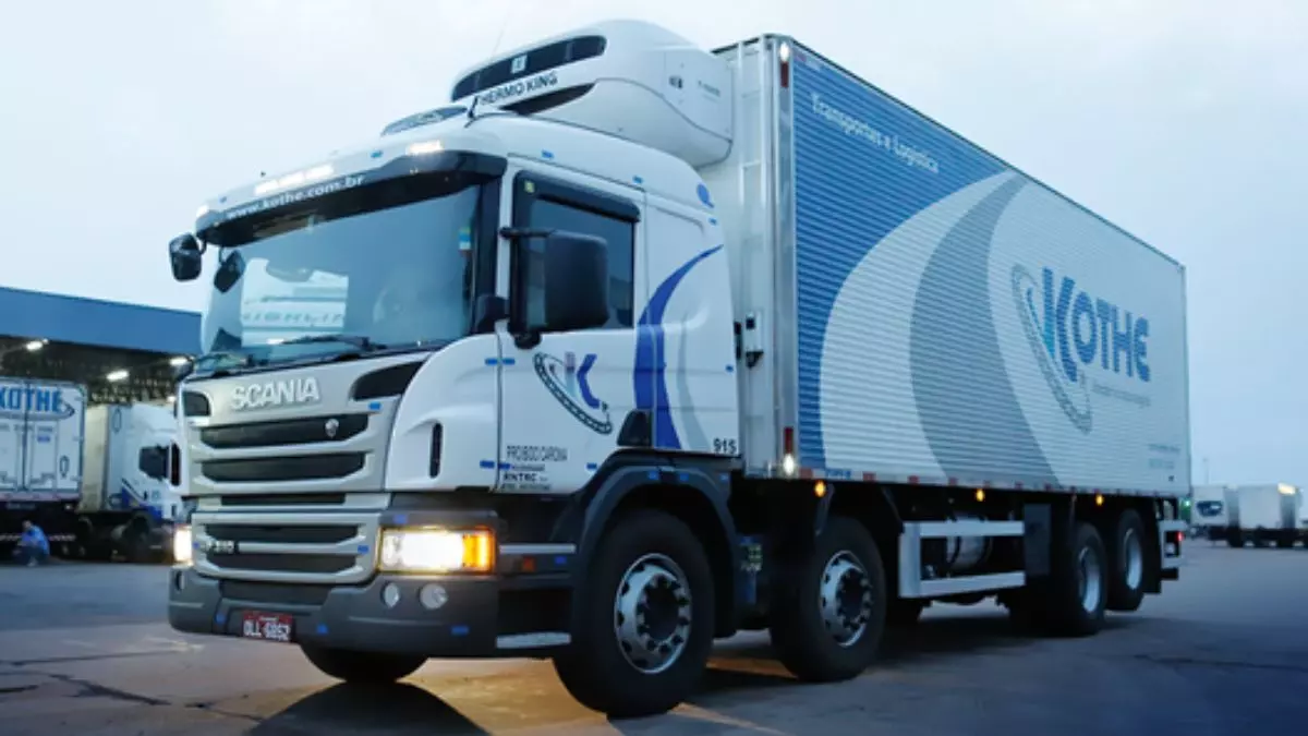 A foto mostra um caminhão truck da Kothe 
