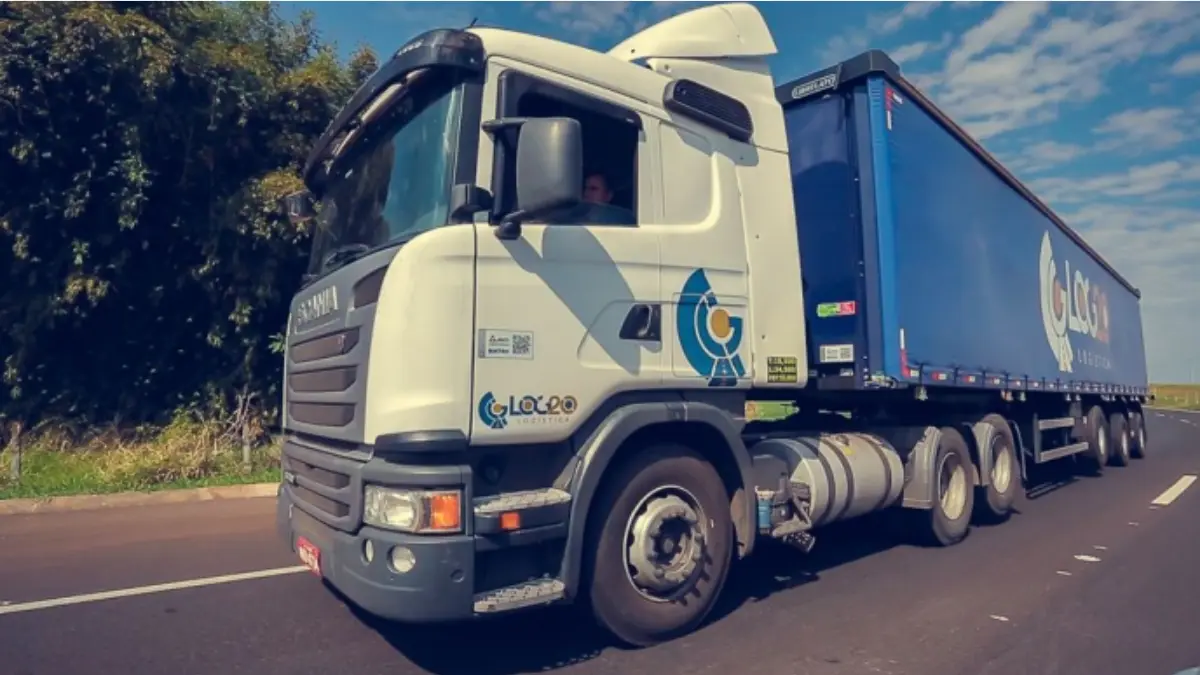 Caminhão da frota da empresa Log20