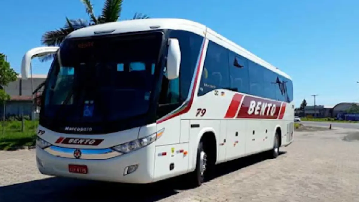 Ônibus da frota da empresa Bento Transportes