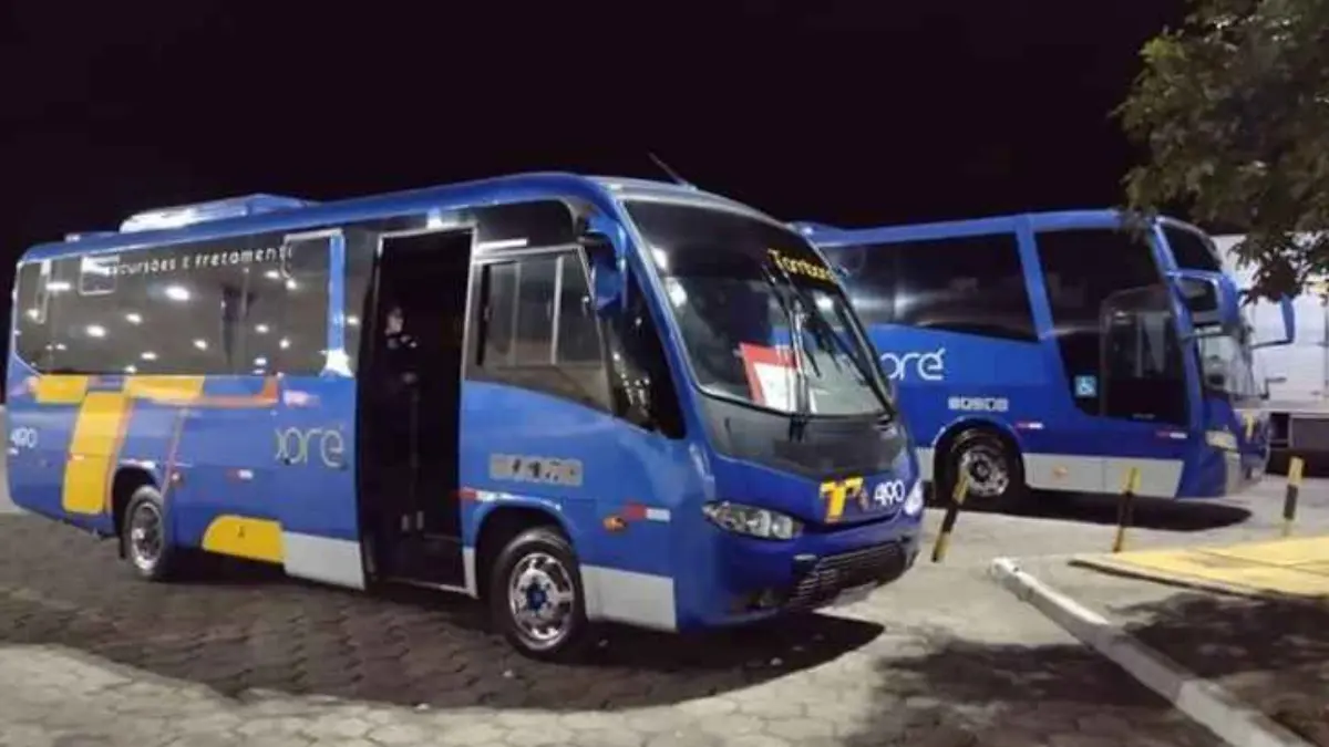 Van Micro-ônibus da frota do Grupo Tamboré