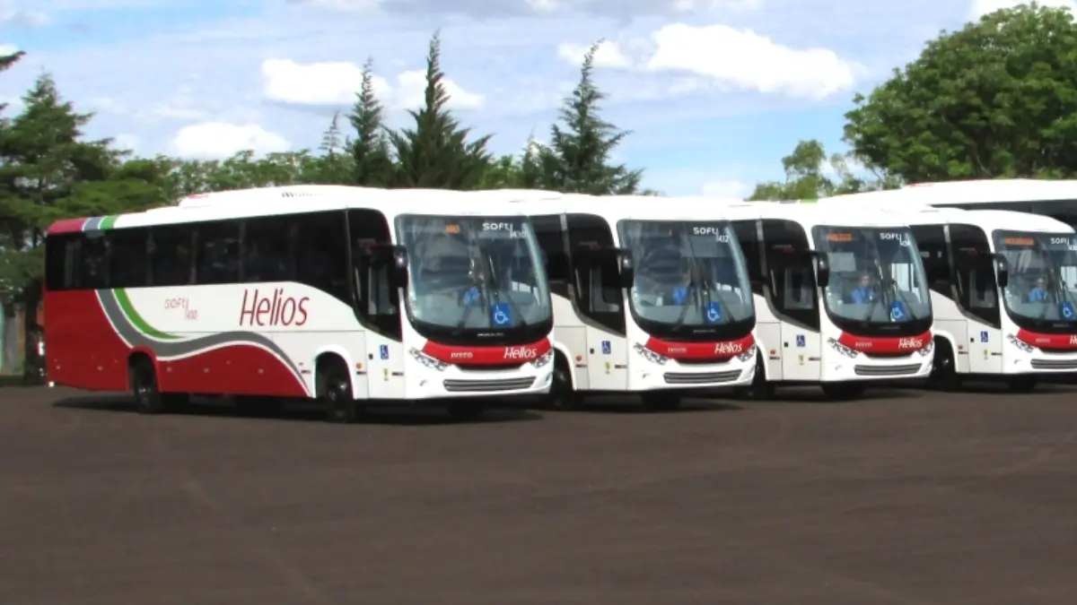 Frota de ônibus da empresa Helios Coletivos e Cargas