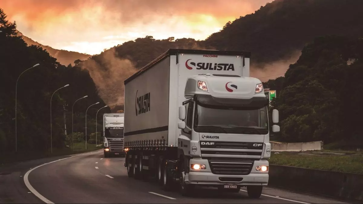 A foto mostra uma carreta da Transportadora Sulista