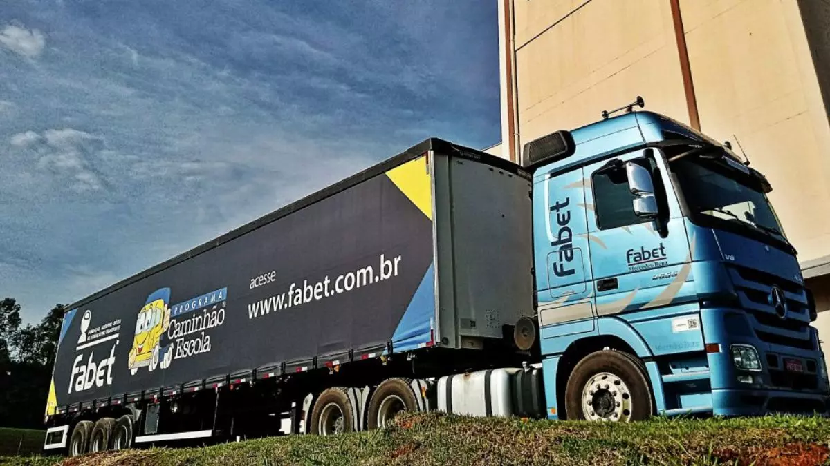 Fabet Procura Motoristas para 500 Vagas em 2025