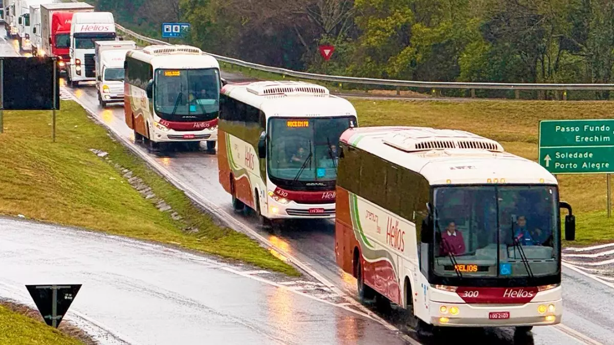 Quer viajar e trabalhar? Helios abre vagas para motoristas de ônibus