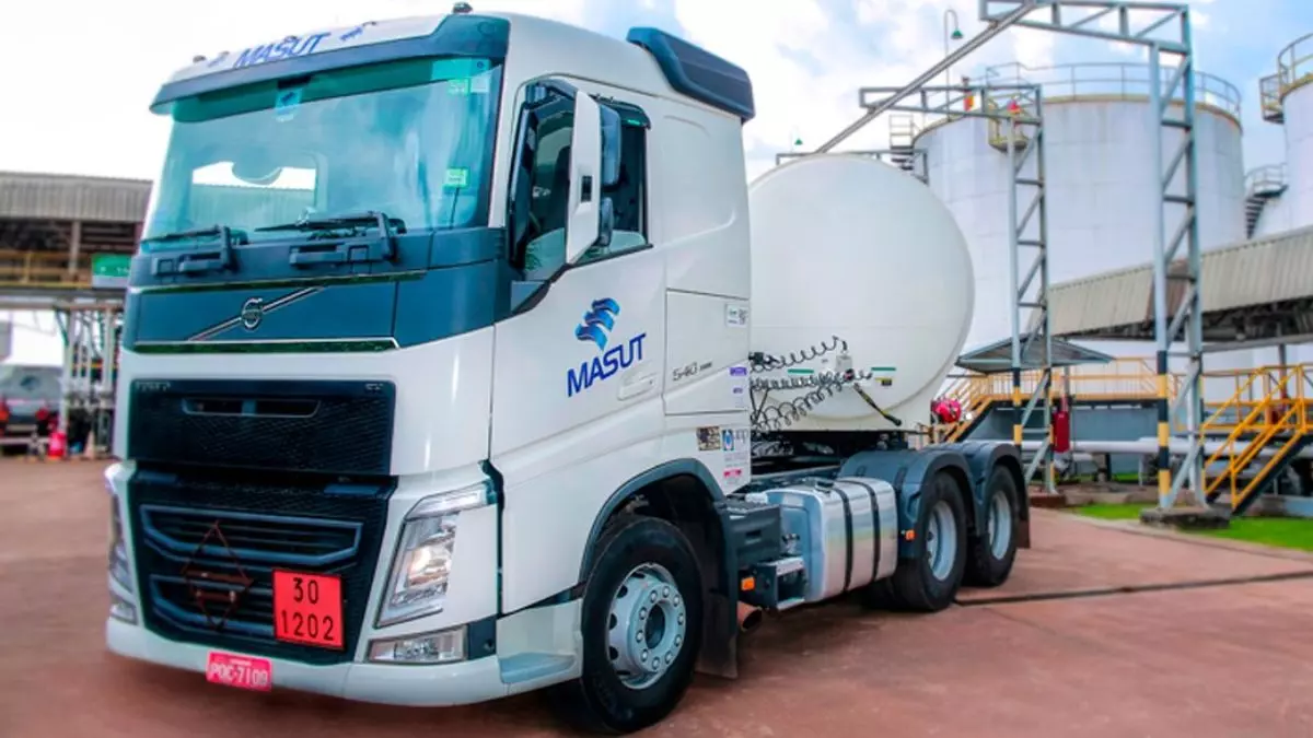 A foto mostra uma carreta do Grupo Masut