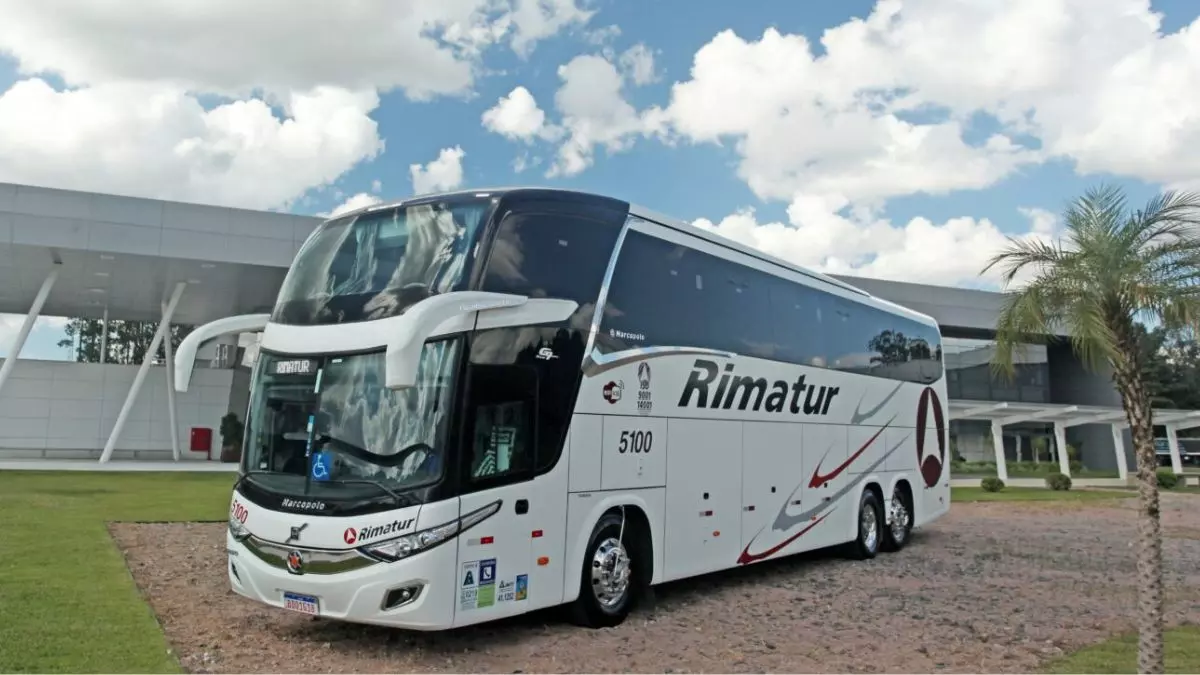 Ônibus da frota da empresa Rimatur Transportes     