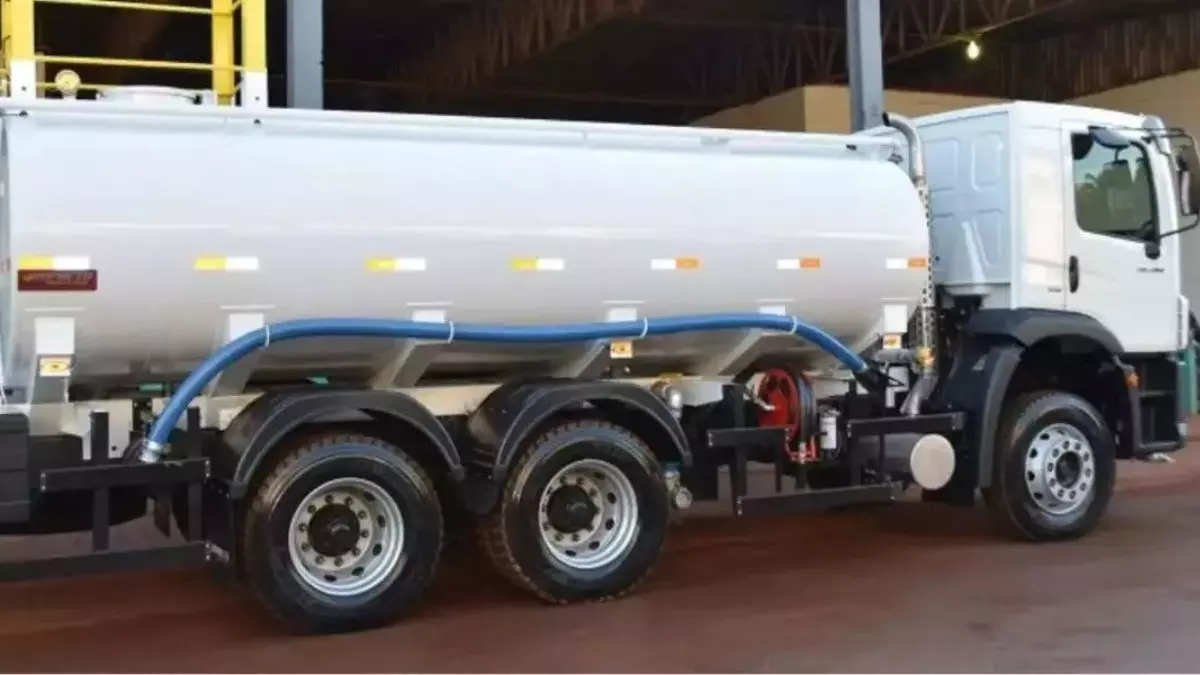 Infrasul anuncia contratação de motorista de caminhão pipa