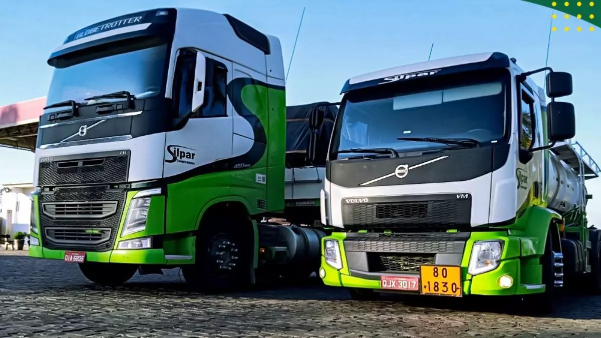 A foto mostra 2 carretas da Silpar Transportes