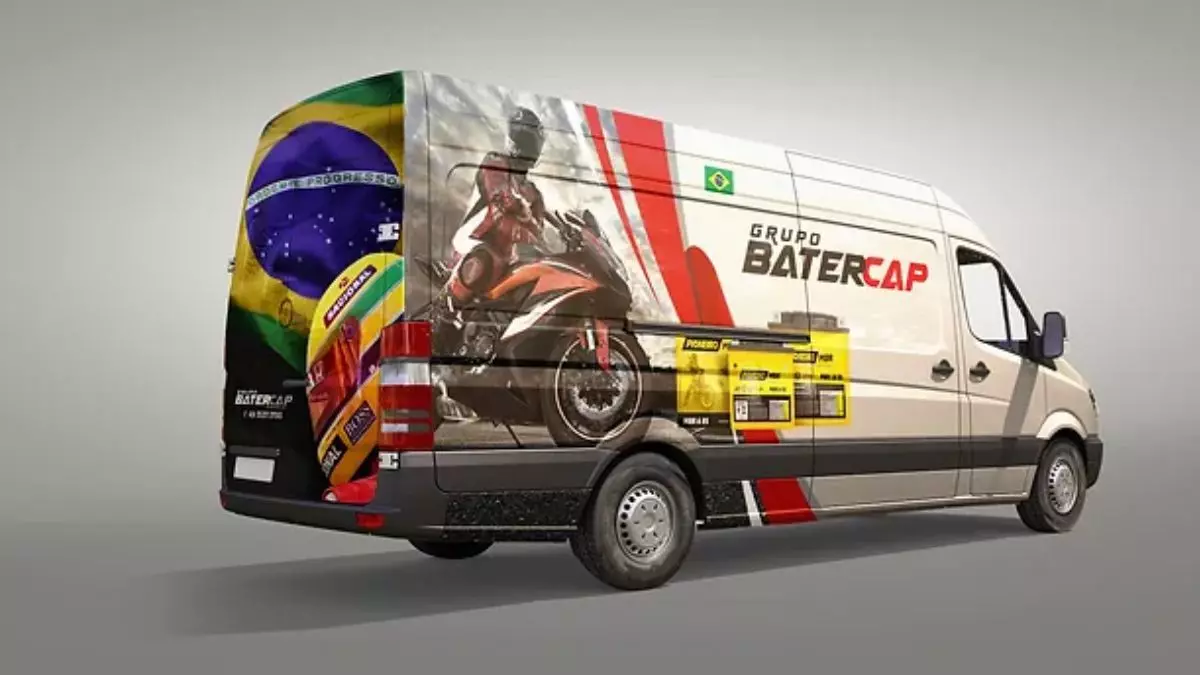 A foto mostra um furgão do Grupo Batercap