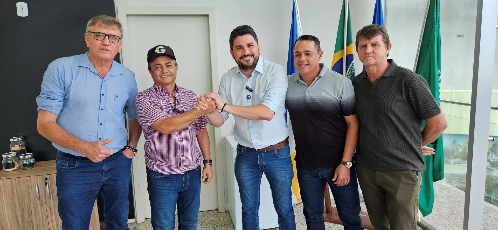 Jean Mendonça destina recursos para compra de micro-ônibus e garante transporte de pacientes em Espigão do Oeste