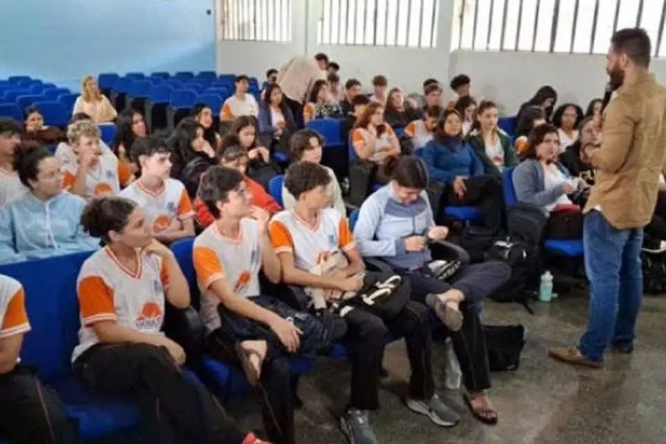 MPRO promove palestra sobre a atuação do Ministério Público para estudantes em Rolim de Moura