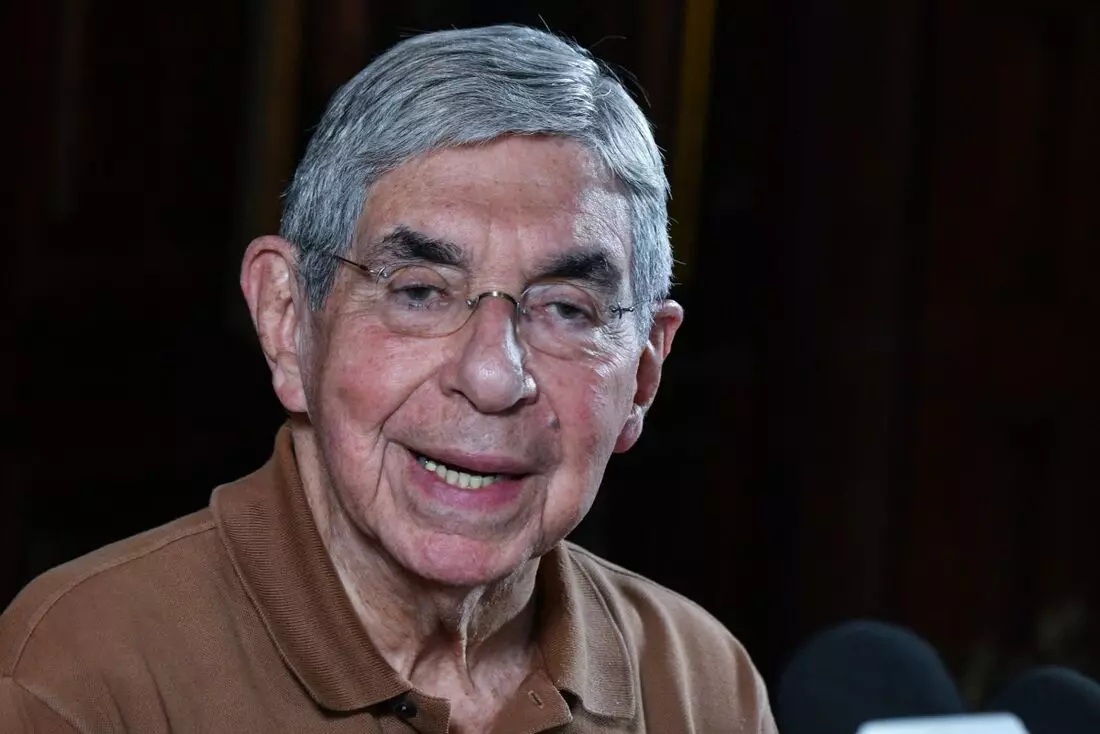 EUA cancela visto de Óscar Arias, ex-presidente da Costa Rica e Nobel da Paz