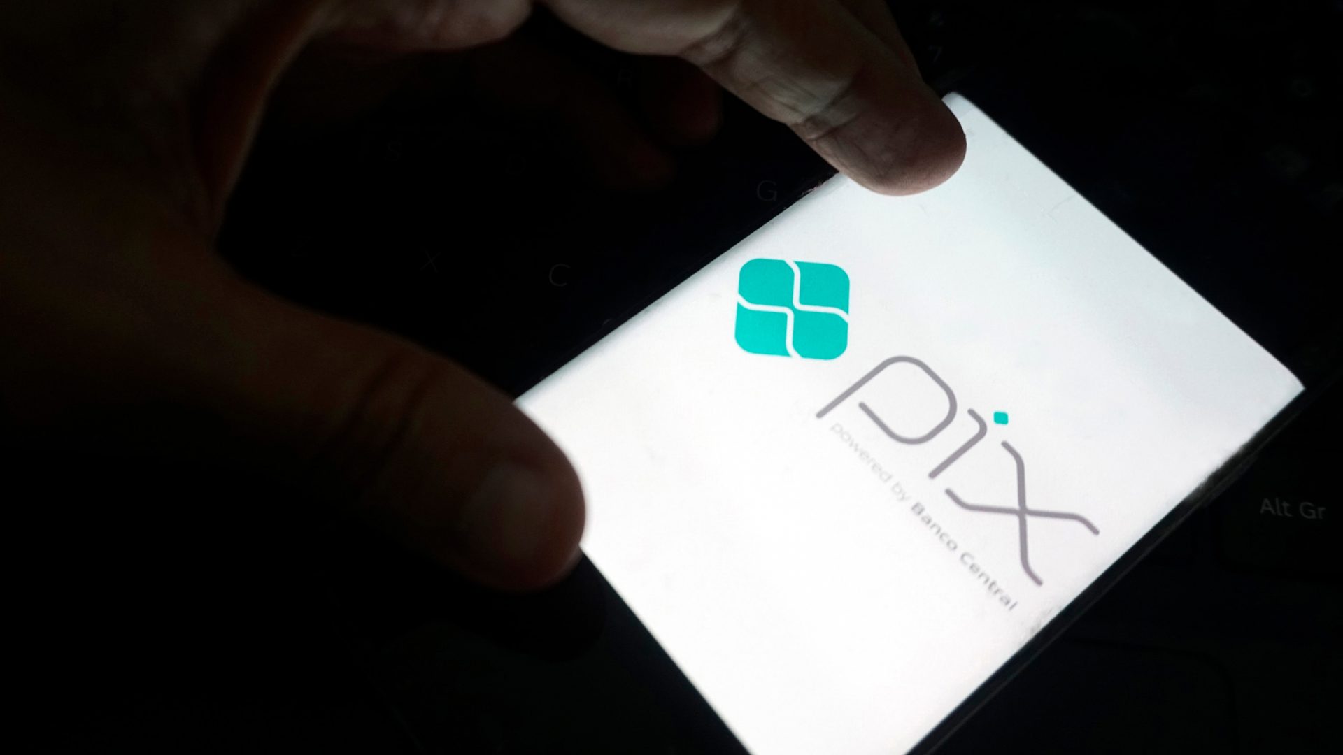 Pix fora do ar hoje? Erro afeta Nubank, Itaú, PicPay e outros bancos; veja