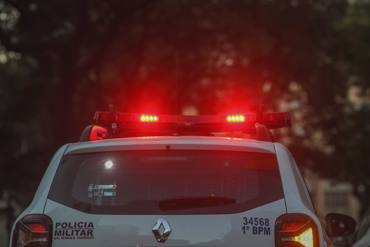 Vítima de violência doméstica, mulher é obrigada a comer larva de mosca pelo companheiro em Juiz de Fora