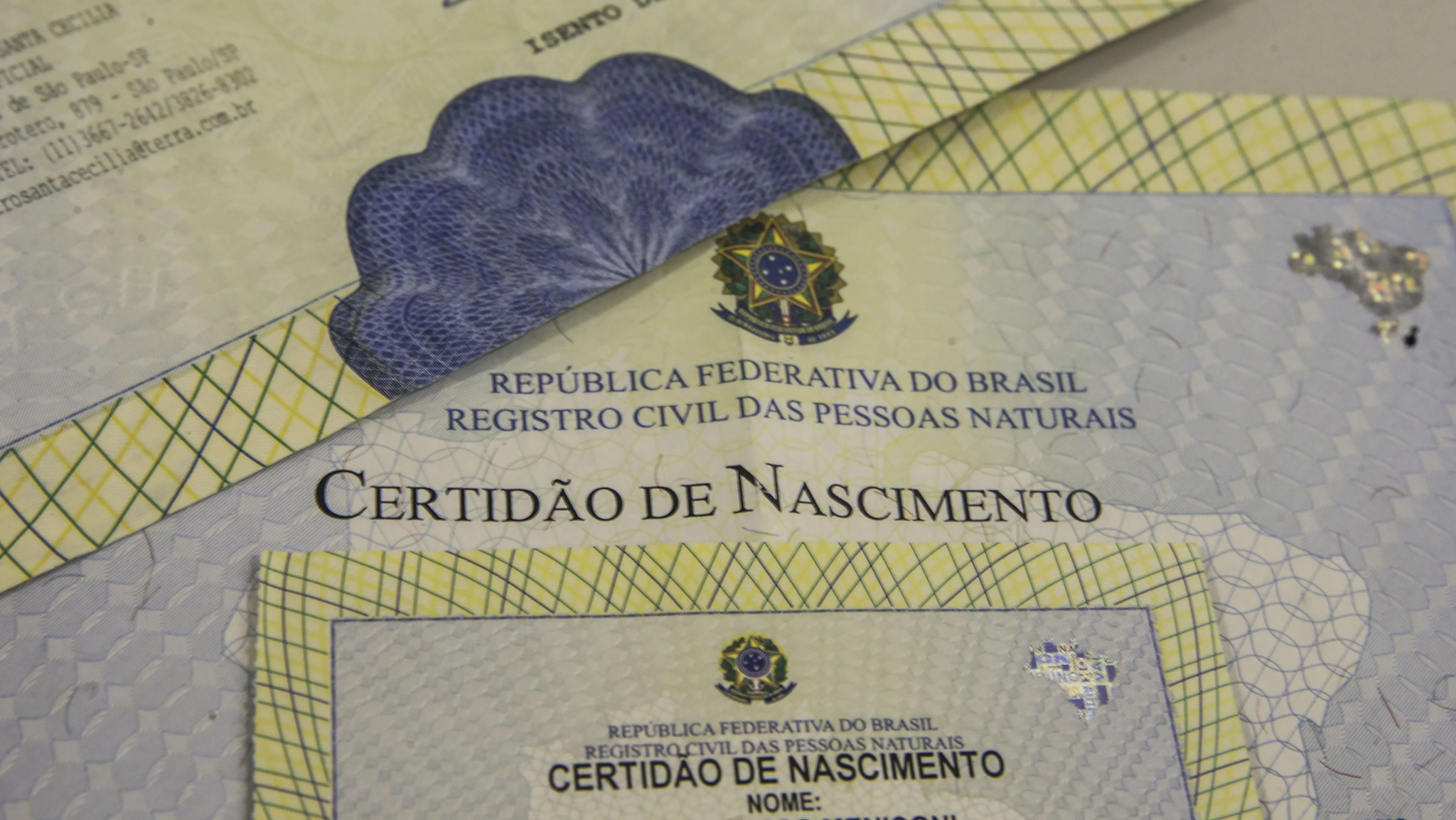 Mudança de nome em Minas Gerais: quando é possível ser feita em Cartório ou na Justiça