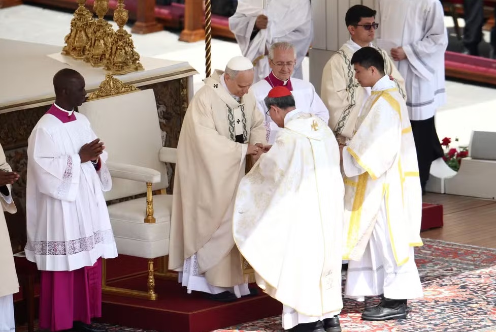 Leão XIV inaugura o seu pontificado em missa para milhares na Praça de São Pedro