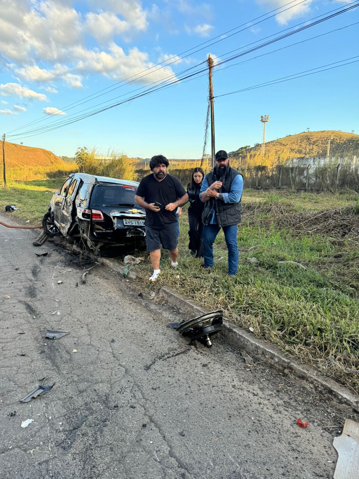Cantor Fabiano, da dupla com César Menotti, sofre acidente na BR-040 em Juiz de Fora