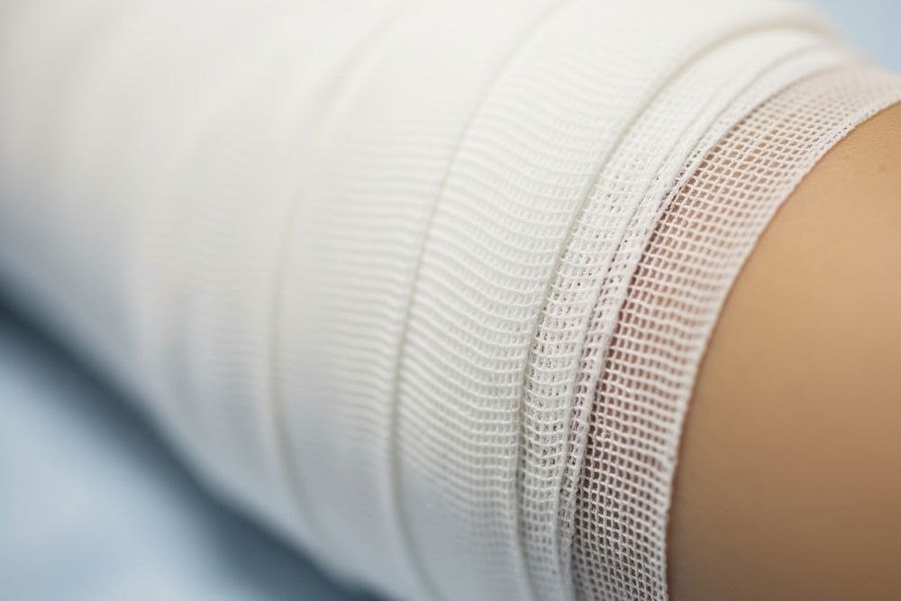 Justiça condena tutora de cães que atacaram vizinha em Belo Horizonte