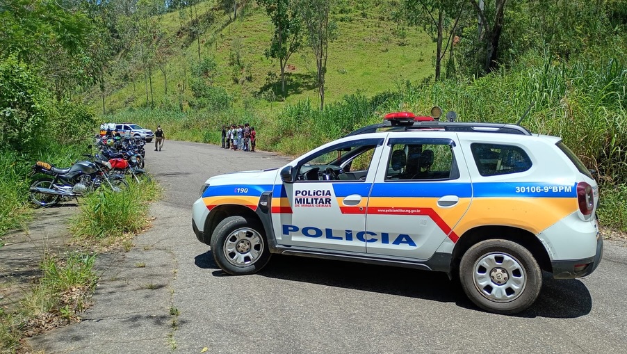 Polícia Militar realiza operação contra direção perigosa e apreende motos na Serra da Santinha