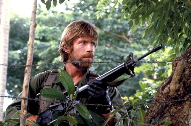 Chuck Norris, estrela dos filmes de ação dos anos 1980, morre aos 86 anos nos EUA