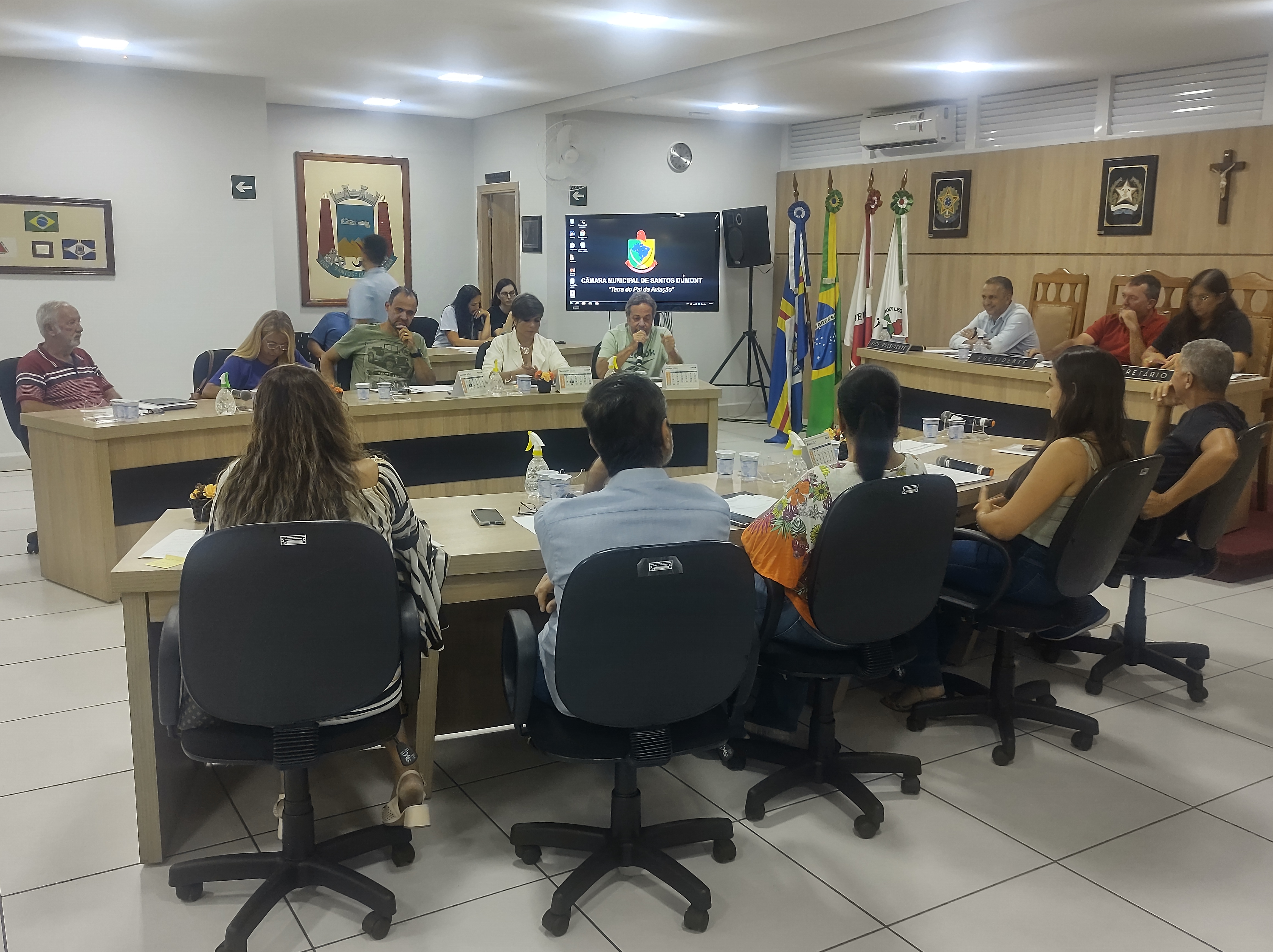 Câmara aprova projeto que institui o Dia Municipal de Levante contra o Feminicídio em Santos Dumont
