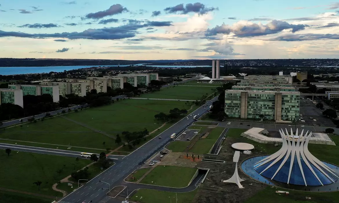 Servidores federais e governo não têm acordo para reajuste de 2024