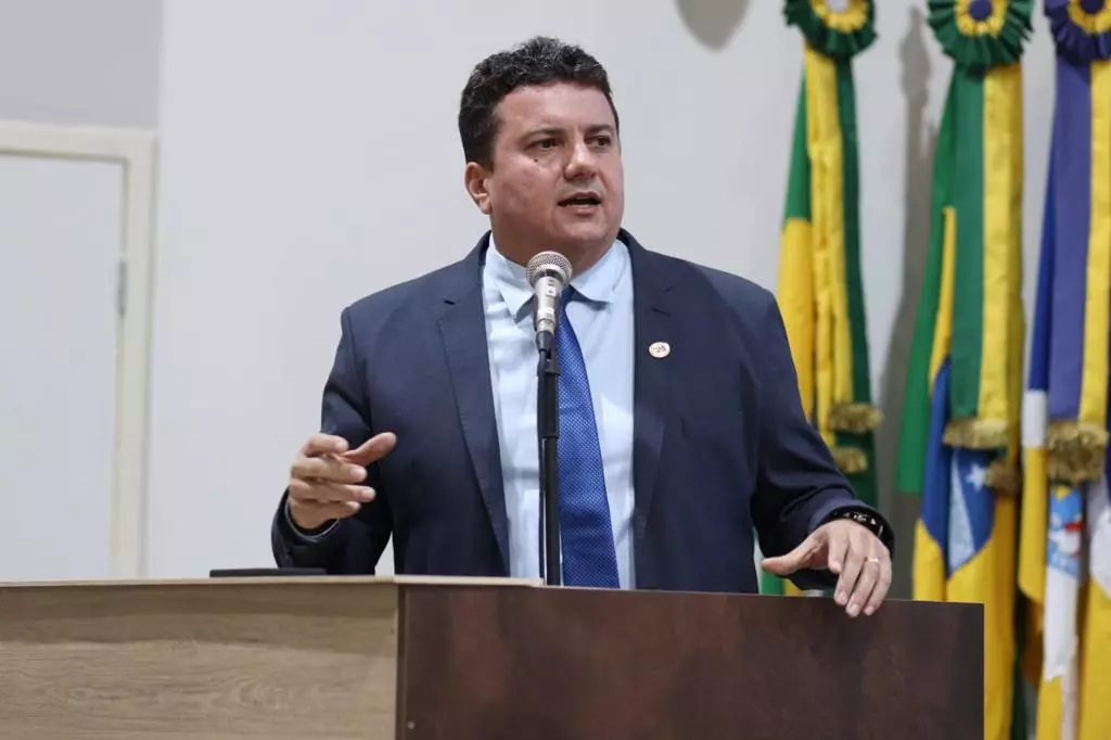Presidente Capitão Vieira justifica PL que muda nome da Av. Plácido Aderaldo Castelo para Av. Dra. Yanny Brena Araújo