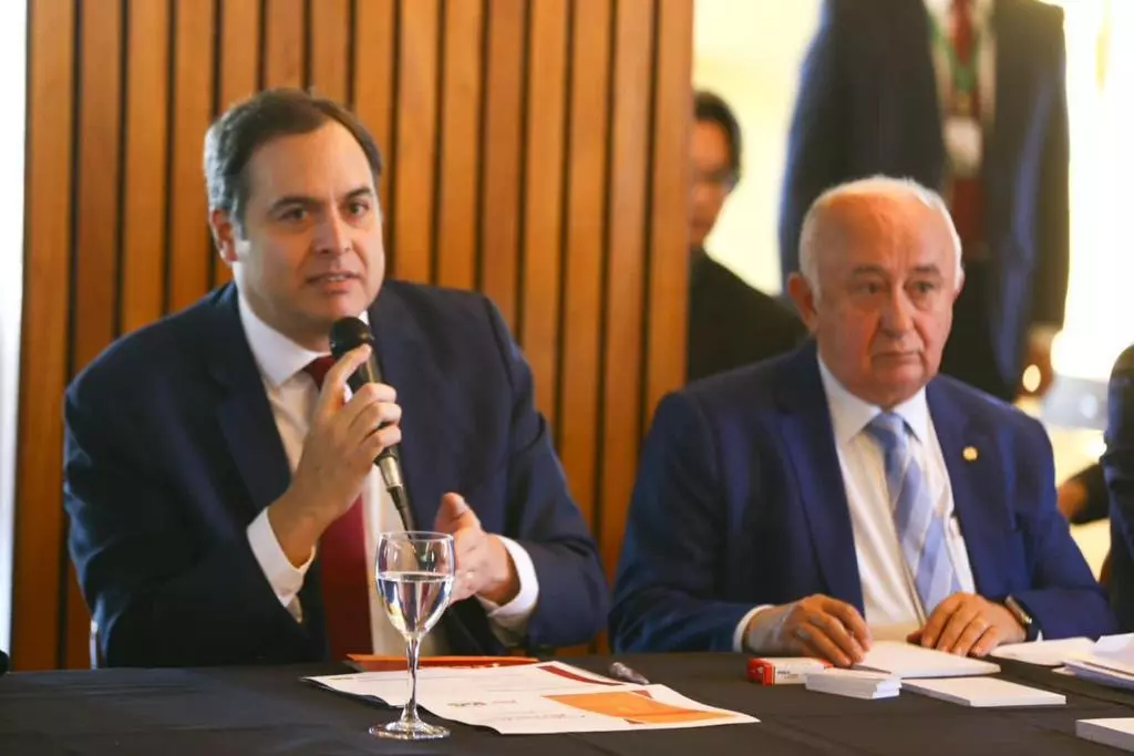 Financiamentos do FNE garantiram 860 mil empregos no 1º semestre, afirma Paulo Câmara