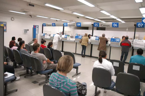 Bancos têm horários reduzidos de atendimento no final de ano