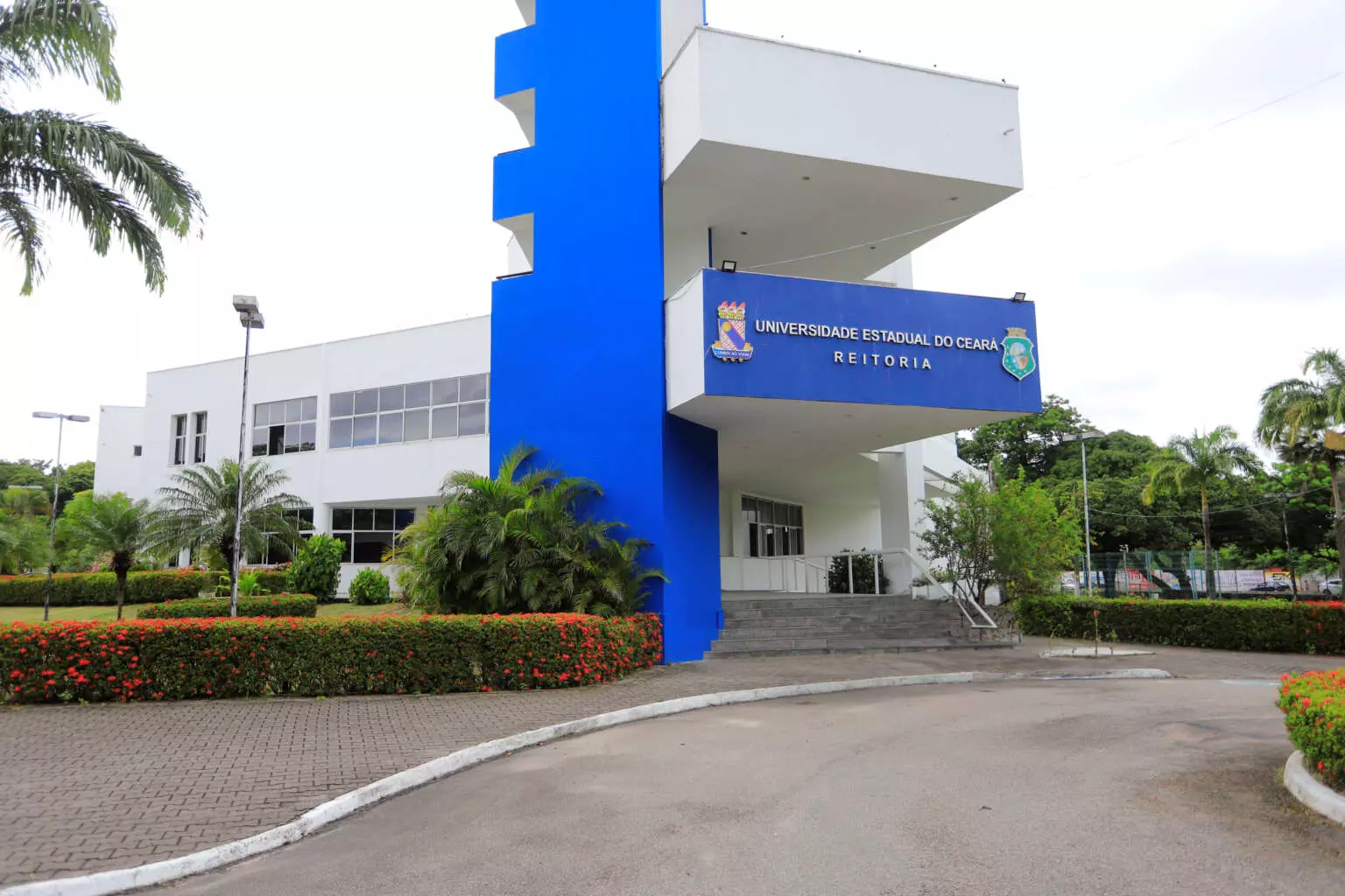Uece lança 18 novos cursos de especialização pelo programa Universidade Aberta do Brasil