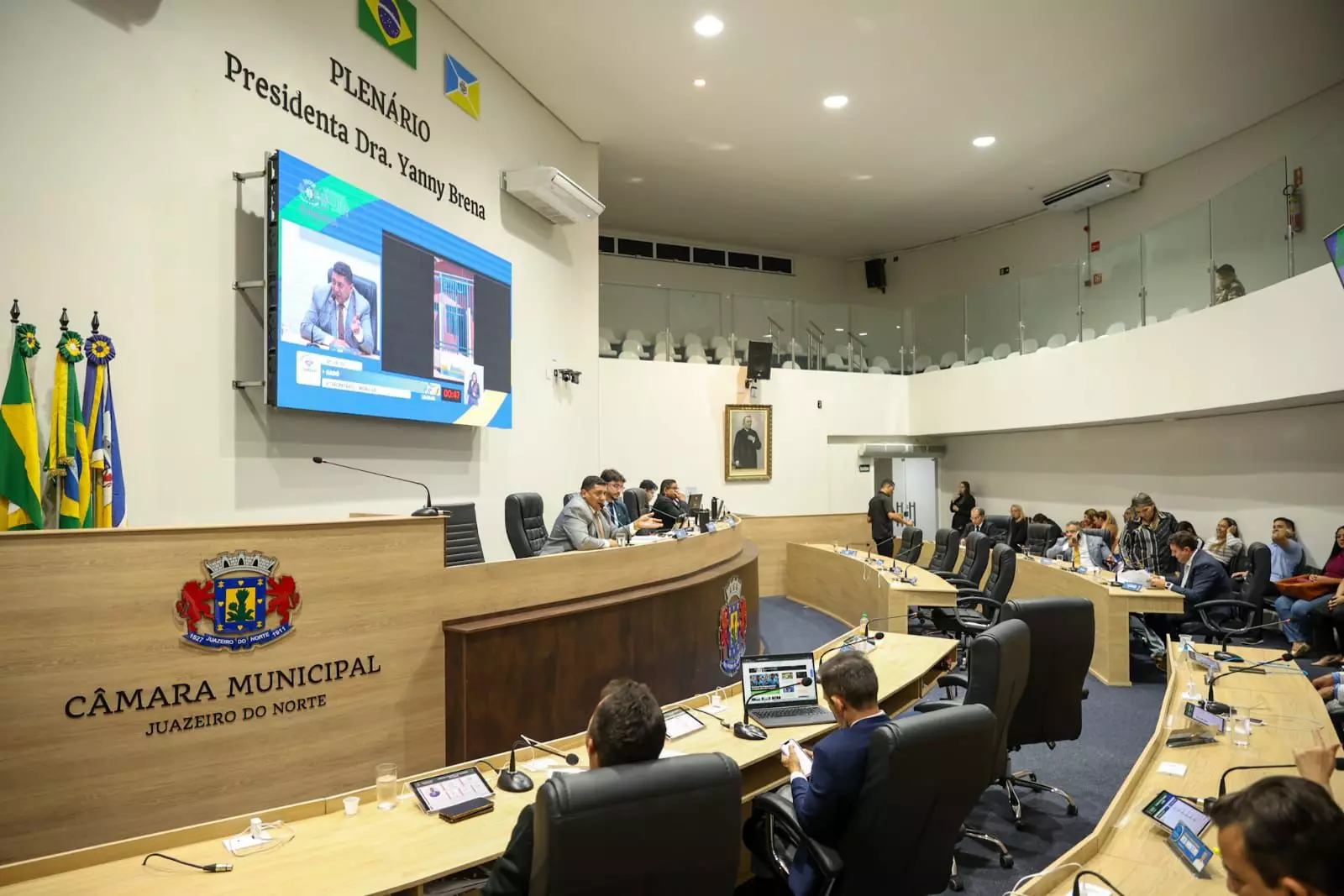 Câmara de Juazeiro do Norte debate violência contra a mulher, saúde animal e aprova reconhecimento ao Instituto Dra. Yanny Brena