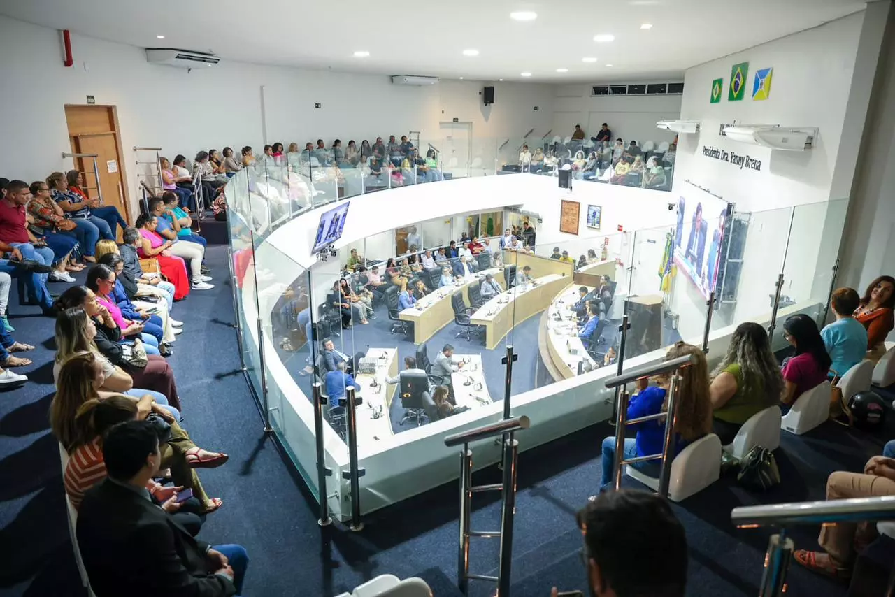Câmara aprova subsídio para transporte coletivo e reconhece ato de bravura de jovem juazeirense em sessão com duração de 7h