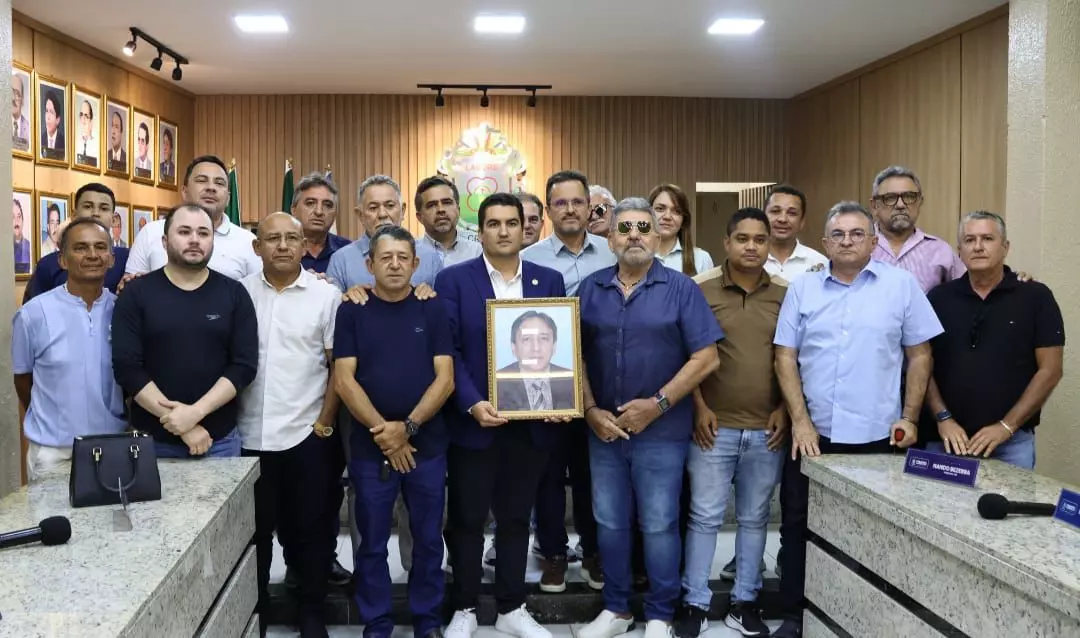 Câmara do Crato presta homenagem póstuma ao ex-presidente Florisval Coriolano