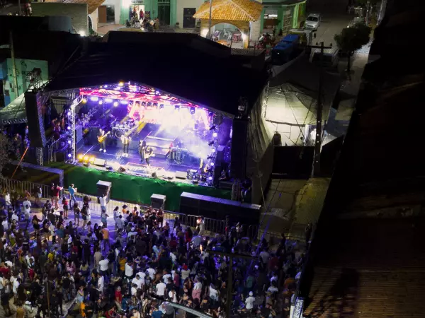 Festa de dezembro movimenta Granjeiro e é encerrada com apresentação cultural