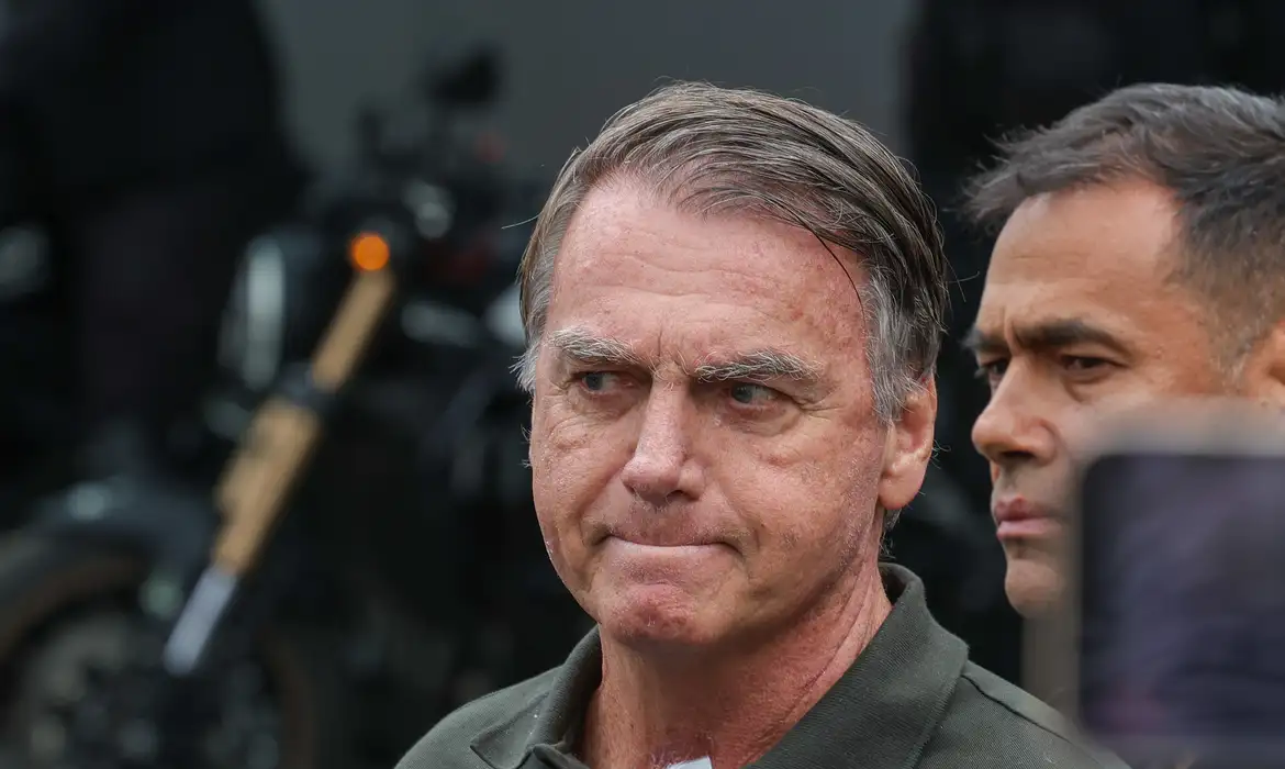 Moraes expede mandado de soltura que autoriza domiciliar a Bolsonaro