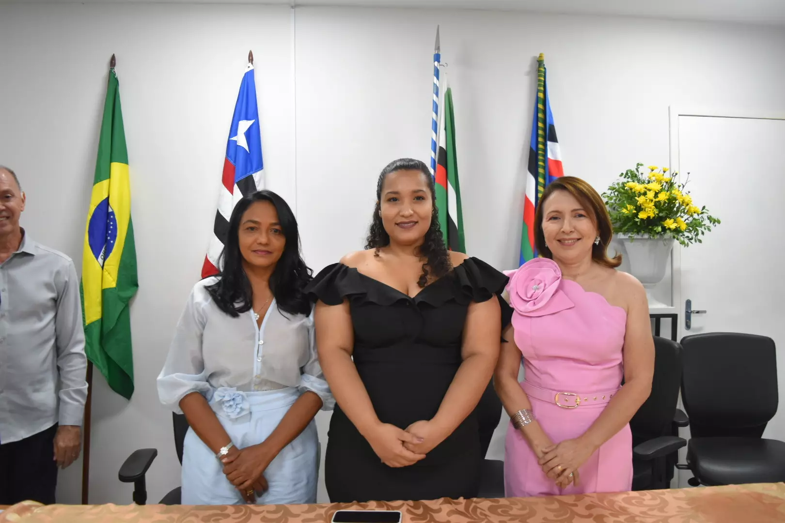 ESPERANTINÓPOLIS: PREFEITA ELEITA SIMONE CARNEIRO É DIPLOMADA PELA JUSTIÇA ELEITORAL