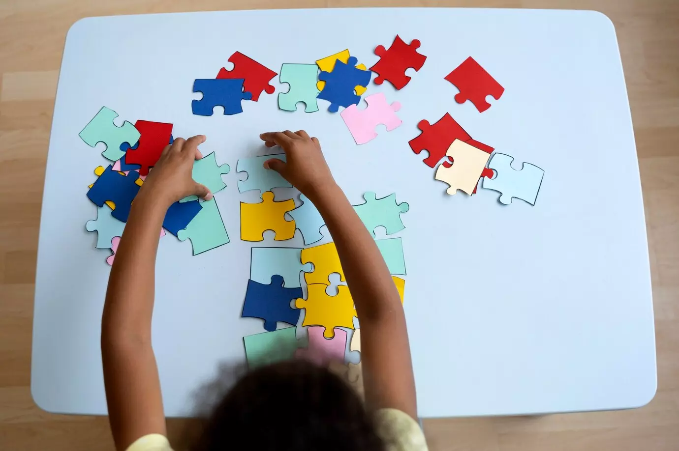LAGO DA PEDRA: JUSTIÇA CONDENA ESCOLA POR DISCRIMINAR ESTUDANTES COM AUTISMO