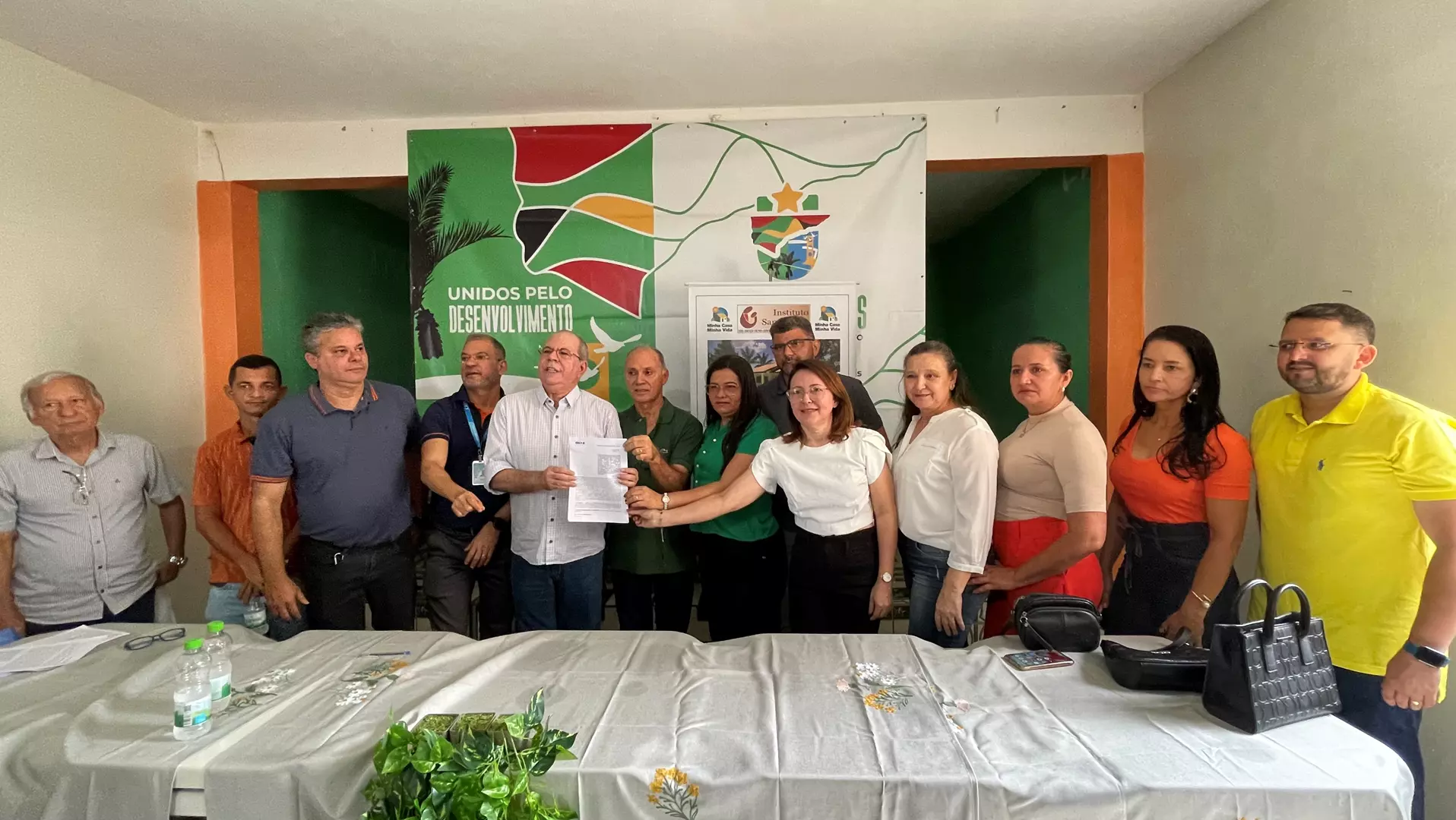 ESPERANTINÓPOLIS: PREFEITA SIMONE ASSINA ORDEM DE SERVIÇO PARA CONSTRUÇÃO DE 48 CASAS