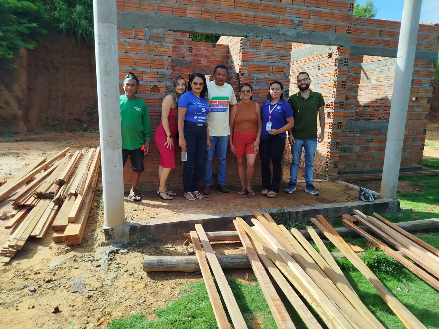 ESPERANTINÓPOLIS: STTR e parceiros visitam obras habitacionais do programa Minha Casa, Minha Vida Rural