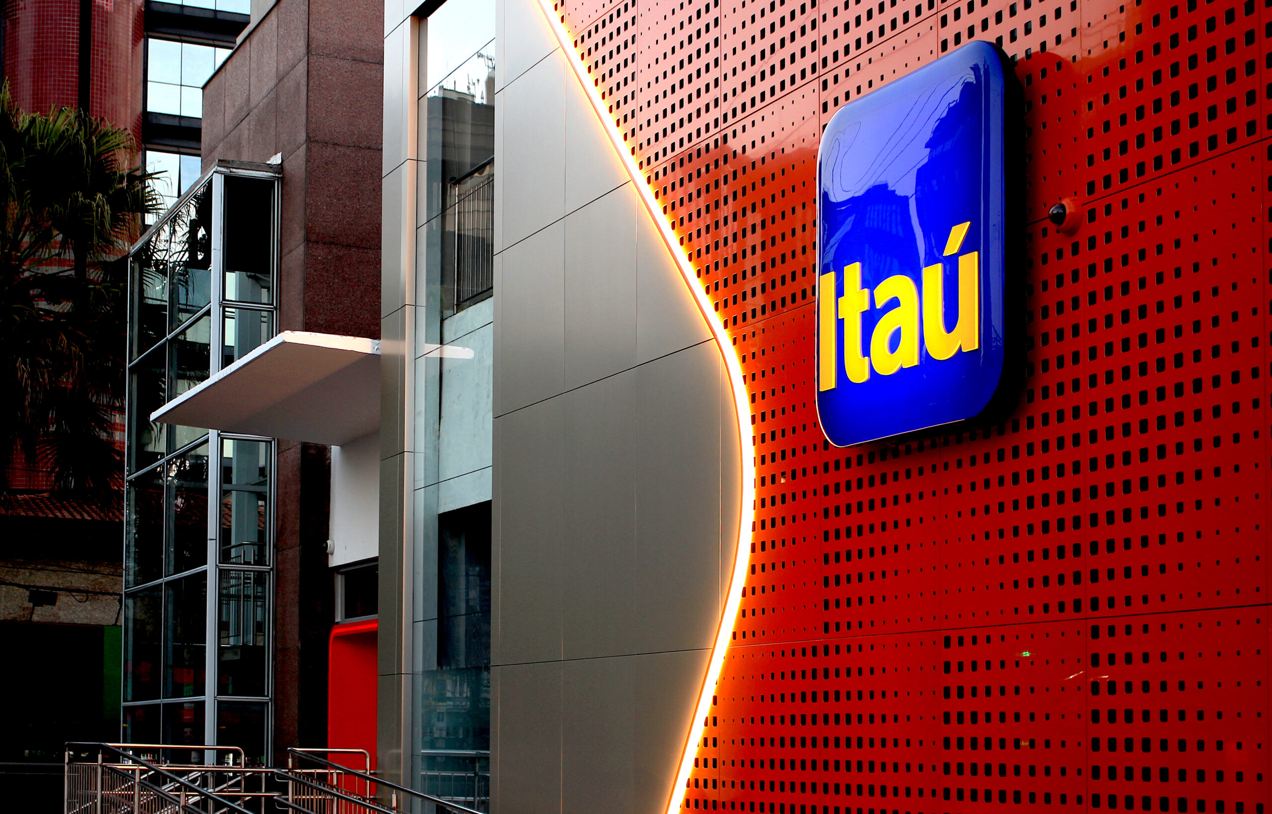 Lucro recorrente do Itaú (ITUB4) é de R$ 9,4 bi no 4º tri, alta anual de 22,6%