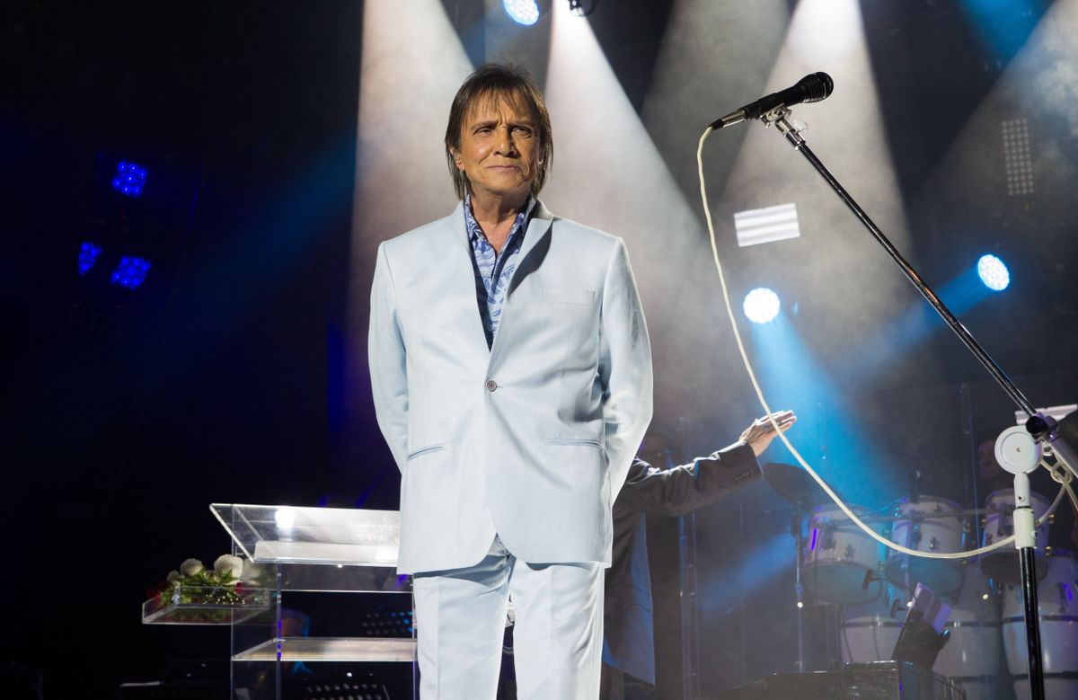 Roberto Carlos doará 100% da renda de seu show de Dia das Mães para as vítimas do RS