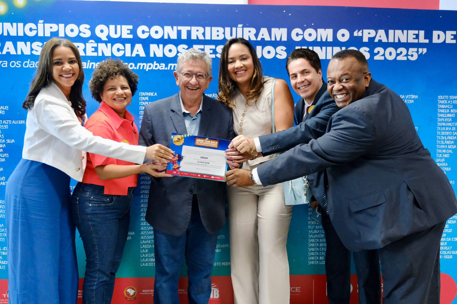 Camaçari recebe Selo de Transparência dos Festejos Juninos 2025