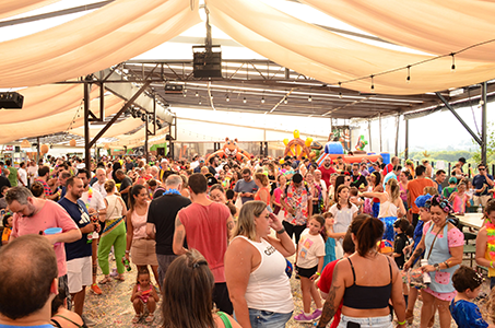 Esperia realiza Festa à Fantasia na Folia