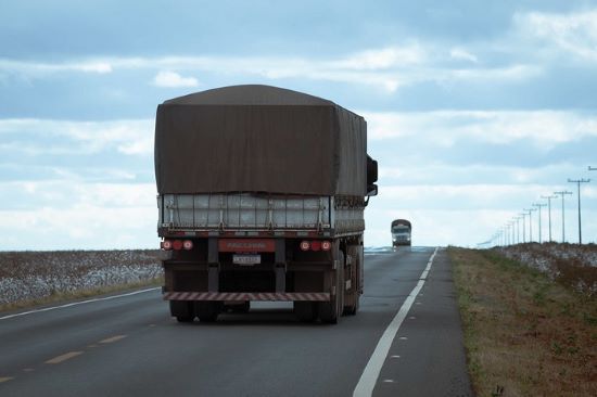 TRANSPORTE - Impacto da demanda por fretes na logística agropecuária brasileira