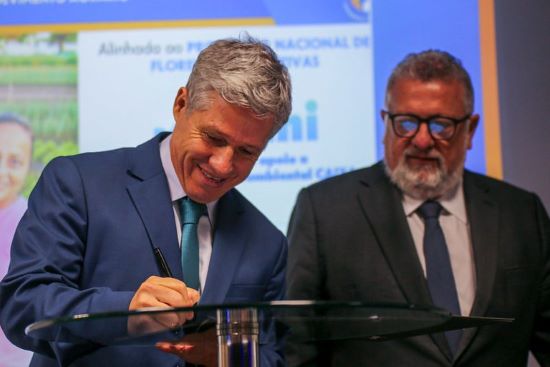 COOPERAÇÃO - Ministro do MDA assina acordo com a CAIXA para promover sustentabilidade na Amazônia