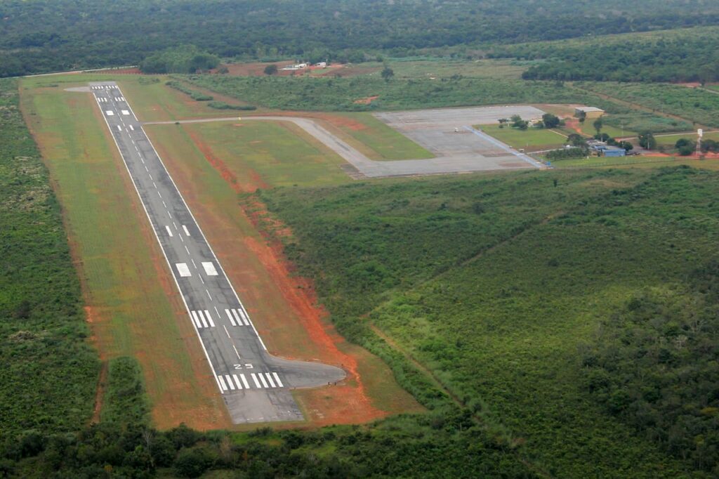 AEROPORTO DE BARREIRAS: Vice-prefeito se reúne com a ANAC e a Infraero. Na pauta: reestruturação do terminal