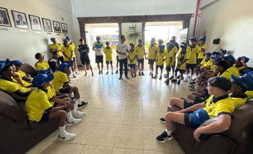 CRAQUES DO FUTURO: Pequenos atletas do Projeto Canarinhos Brasil visitam a Abapa