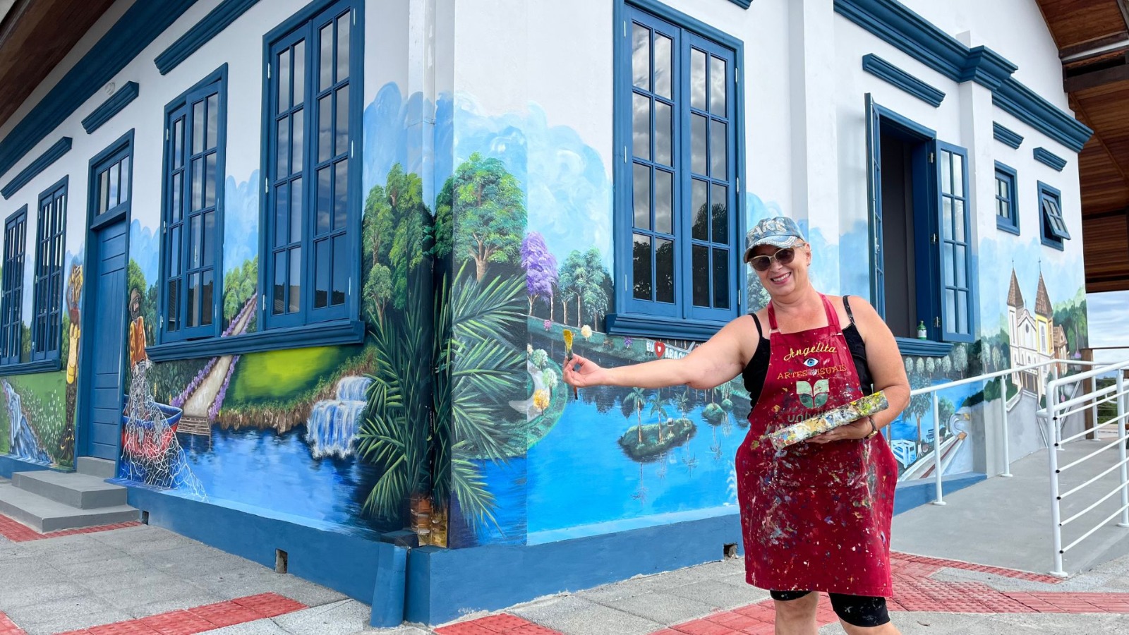 Arte na parede: conheça a artista de Araquari responsável pelas pinturas em pontos turísticos da cidade